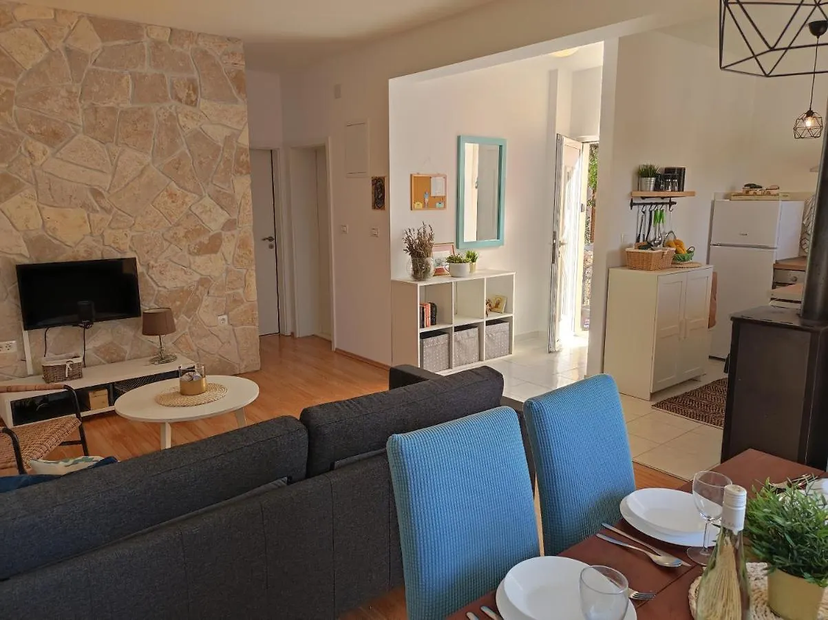 Apartmán Bella Mandre 0*,