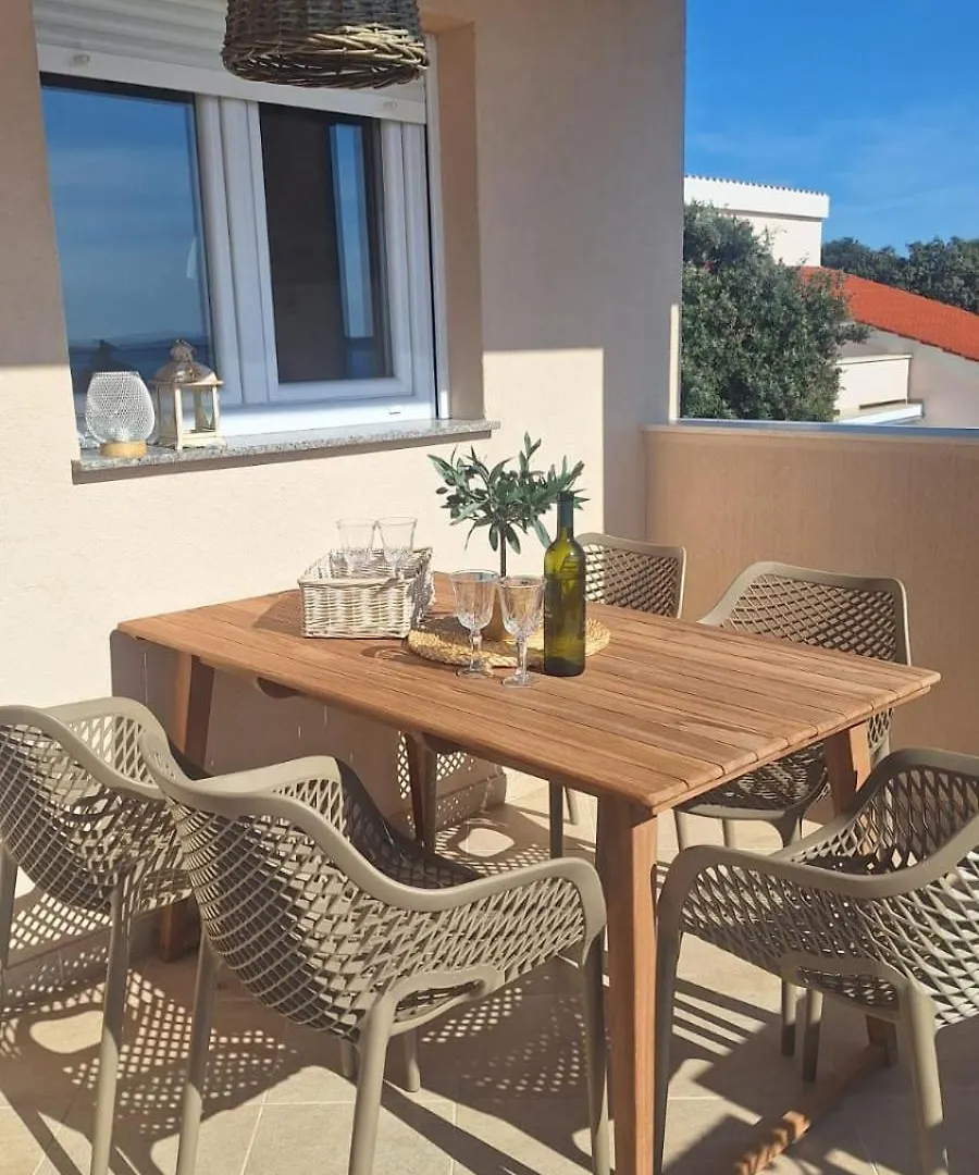 Bella Mandre Apartment